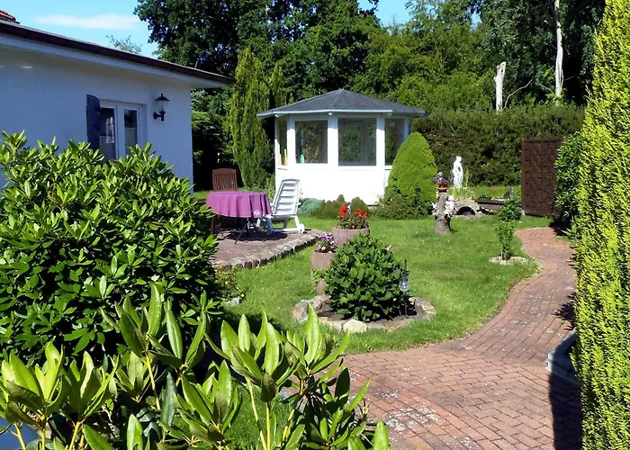 Ferienhaeuser Am Teich, *